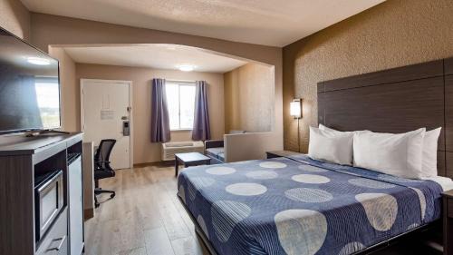 King Room with Sofa Bed