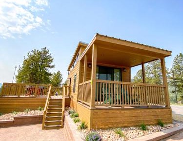 Boo Boo Bear ™ Cabin