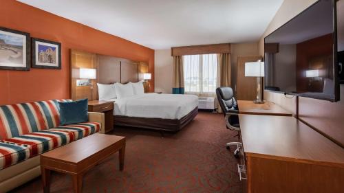 King Suite with Sofa Bed - Non-Smoking
