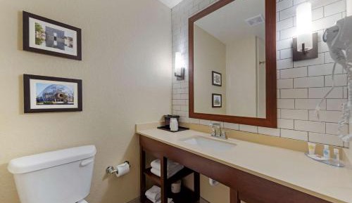 Standard Queen Room with Two Queen Beds - Non Smoking 