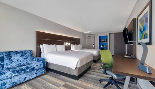 Queen Suite with Two Queen Beds and Additional Living Area