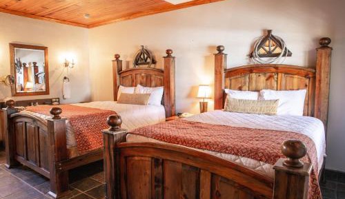 Deluxe Queen Room with Two Queen Beds