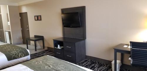 Queen Suite with Two Queen Beds - Accessible/Non-Smoking