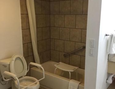 Queen Room - Mobility Access/Non-Smoking
