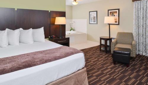 Deluxe King Room with Spa Bath