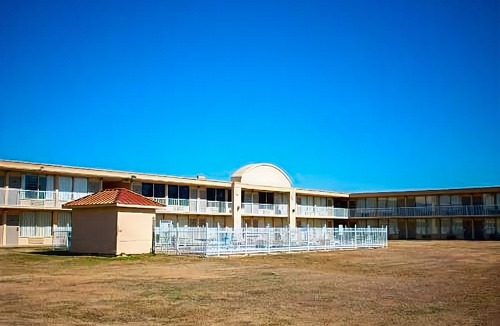 Hillsboro Hotel | Days Inn by Wyndham Hillsboro TX