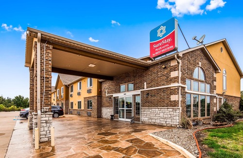 Kearney Hotel | SureStay Plus Hotel by Best Western Kearney Liberty North