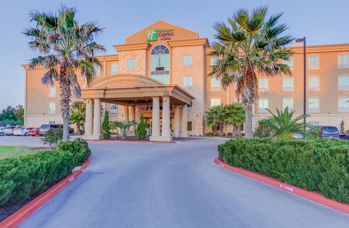 Huntsville Hotel | Holiday Inn Express Hotel & Suites Huntsville, an IHG Hotel