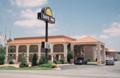Dumas Hotel | Days Inn & Suites by Wyndham Dumas