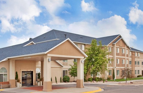 Beatrice Hotel | Holiday Inn Express Hotel & Suites Beatrice, an IHG Hotel