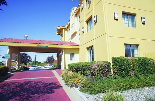 Albuquerque Hotel | La Quinta Inn by Wyndham Albuquerque Airport