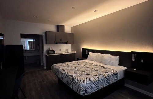 Humble Hotel | Studio 6 – Humble, Tx