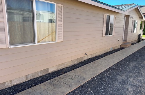 Sunland Estates House | Comfortable 3 bedroom/2 bathroom home in Sunland Estates