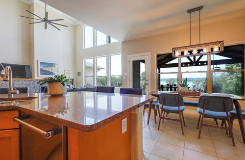 Temple House | Stunning 5 bedroom with lake access