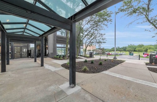 Waldron Apartment | Sleek, modern loft minutes from Airport, FAST WiFi