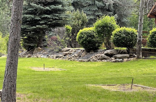 Garden Valley House | Unwind in our geothermal pool retreat! Frepit, horseshoe pits, sleeps 10, and WiFi.
