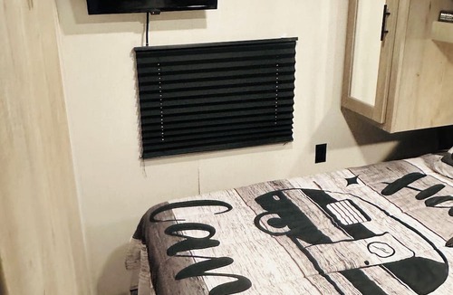 Yakima House | Glamping in a like new, well maintained RV that has everything you need!!!
