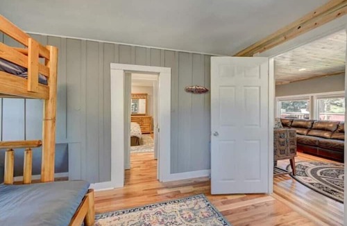 Evergreen Cabin | House in downtown Evergreen. 3 bedrooms, sleeps 7