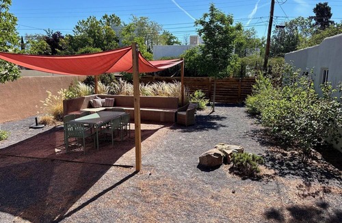 Nob Hill House | Cozy 2-bedroom house in Nob Hill with AC
