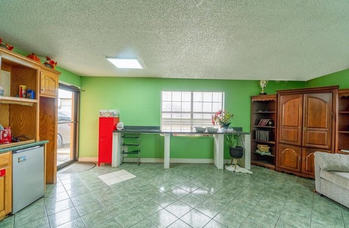 Mineral Wells Apartment | King Bed |Smoking|Mineral Wells, TX
