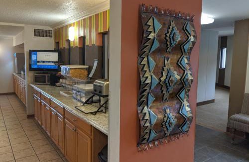 Enid Hotel | Western Inn and Suites