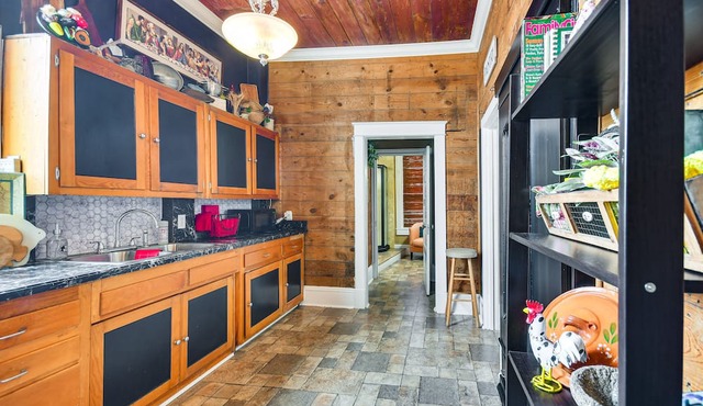 Downtown Hereford Apartment: Dine, Shop + More!