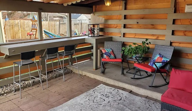 3 bedroom Lock-off apartment