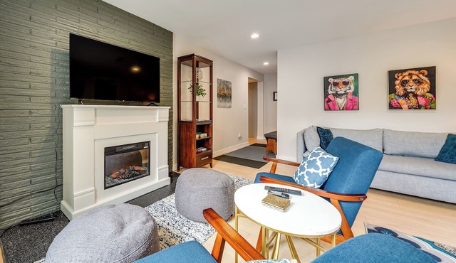 Seattle Convenience Meets Nature Retreat